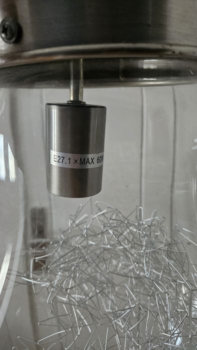 Candeeiro de sala ou quarto em formato lâmpada