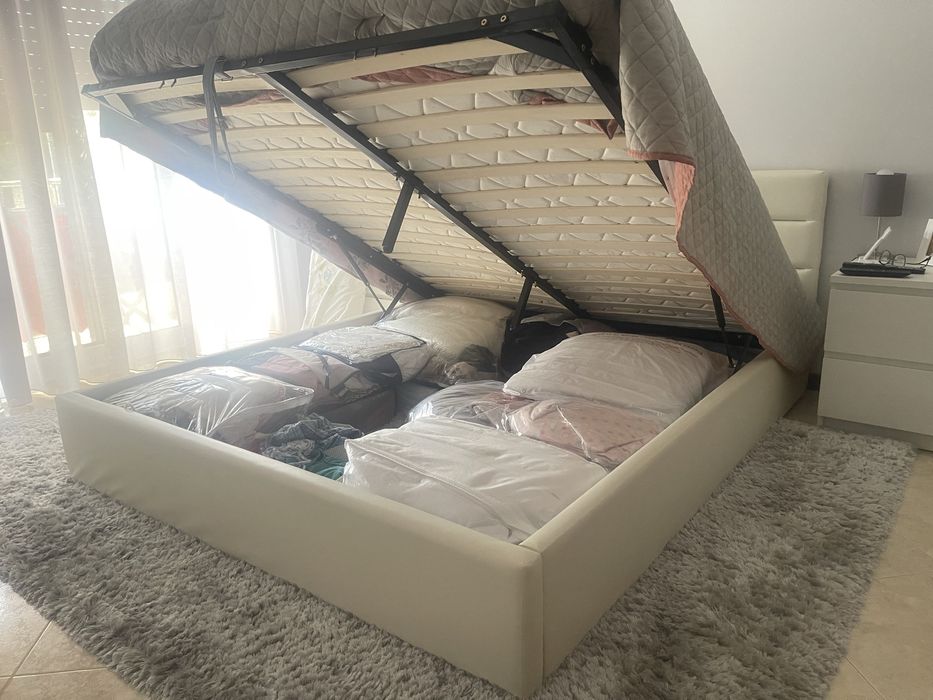 Cama estofada branca 2M X 1,60M KING SIZE + COLCHÃO