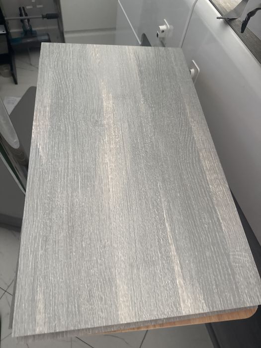 Vendo 2 aparadoras sala conforama com luz