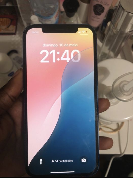 Iphone 12 azul em bom estado
