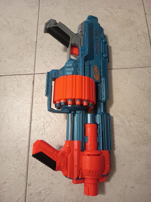 3 pistolas e conjunto de balas