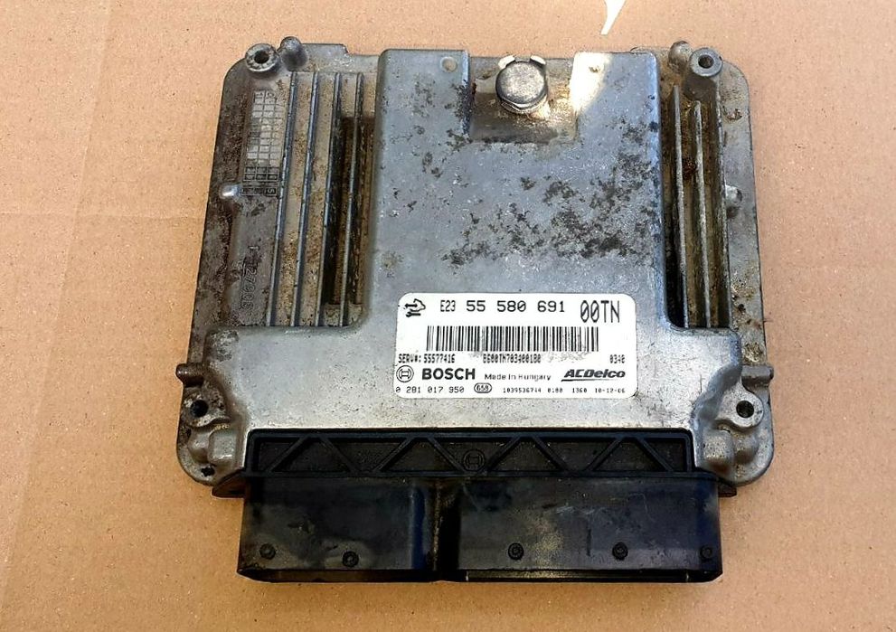Блок управления двигателем Opel Corsa D 0281017950,gm 55580691 5557416