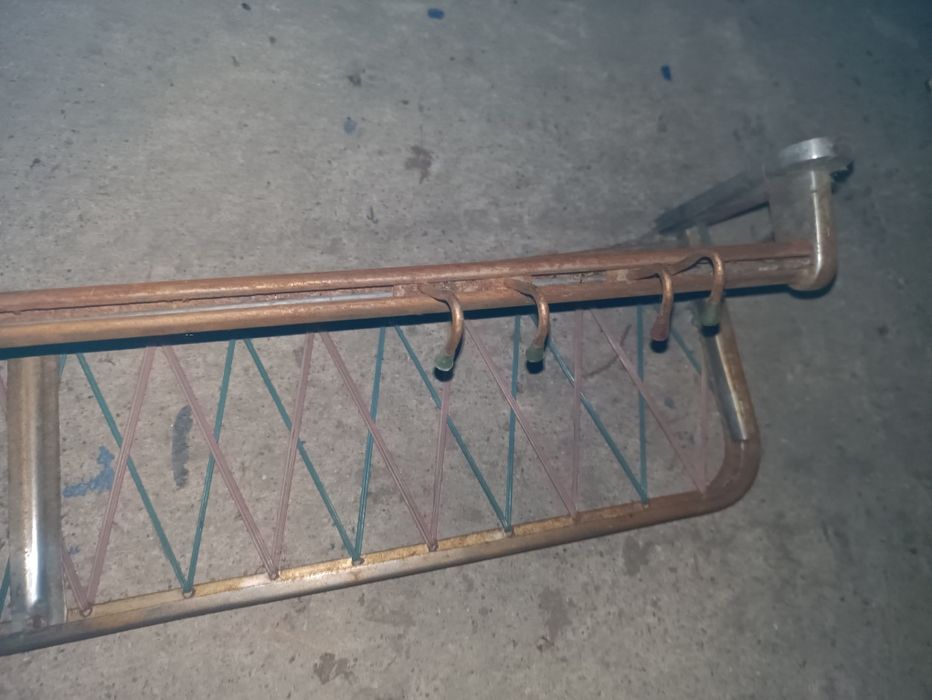 Metalowy wieszak PRL retro vintage naścienny żyłkowy RFN PRL