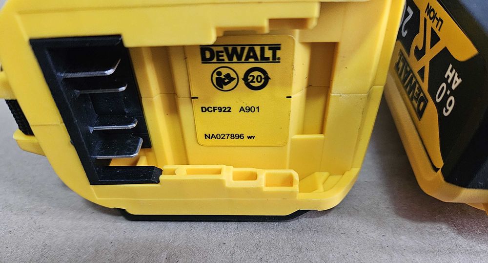 DEWALT DCF922 ATOMIC 20V MAX 1/2 cala akomulatorowy Klucz Udarowy