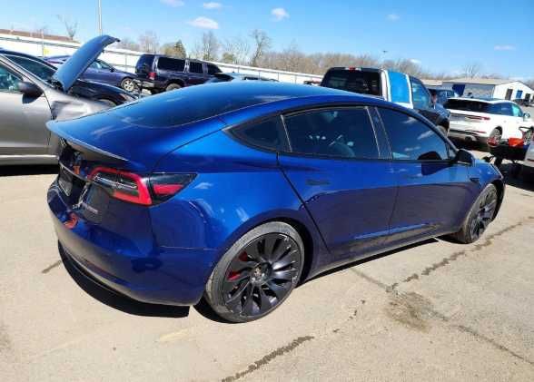 Бампер Tesla Model 3 Розборка Тесла Модель 3 Запчастини до Tesla Model 3