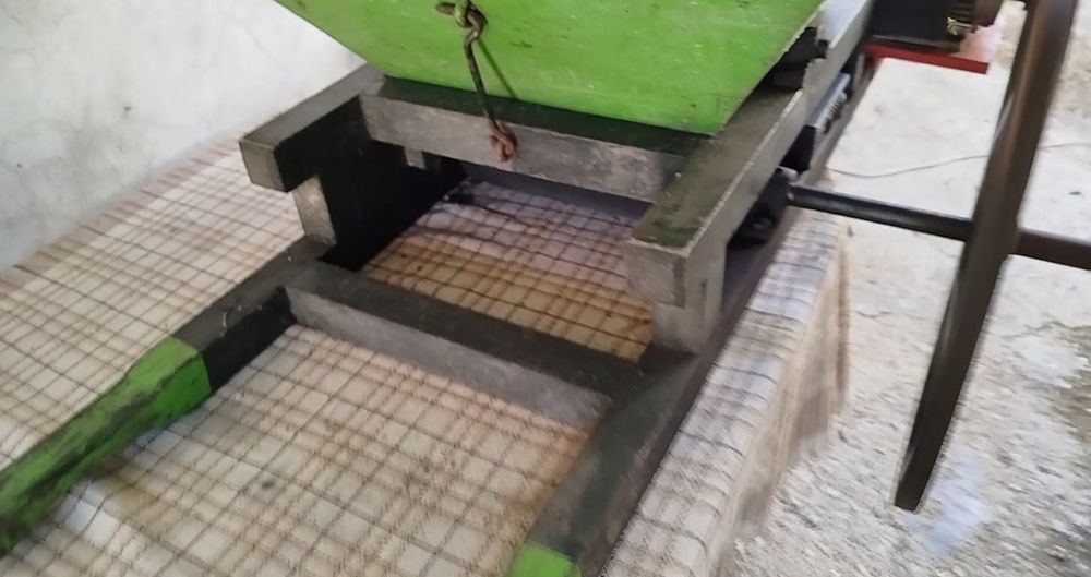 Esmagadora de uvas elétrica