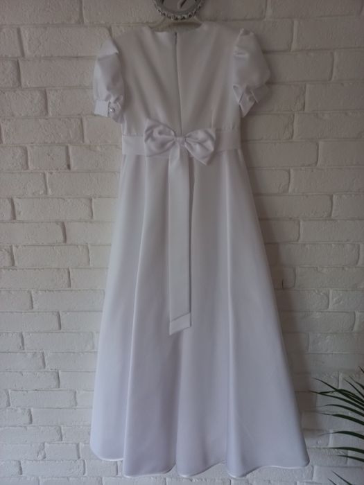 Sukienka komunijna z dodatkami