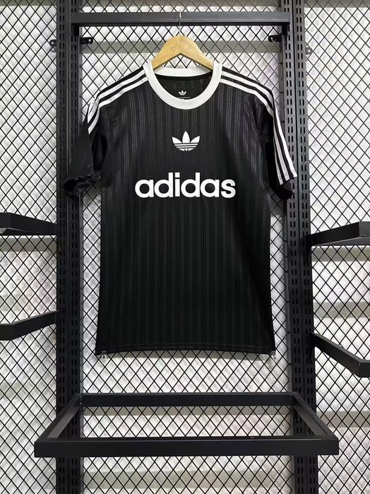 Adidas várias cores M/L