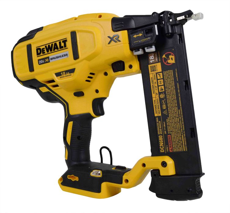 Акумуляторний нейлер DEWALT DCN680B 20 V MAX XR 18 США