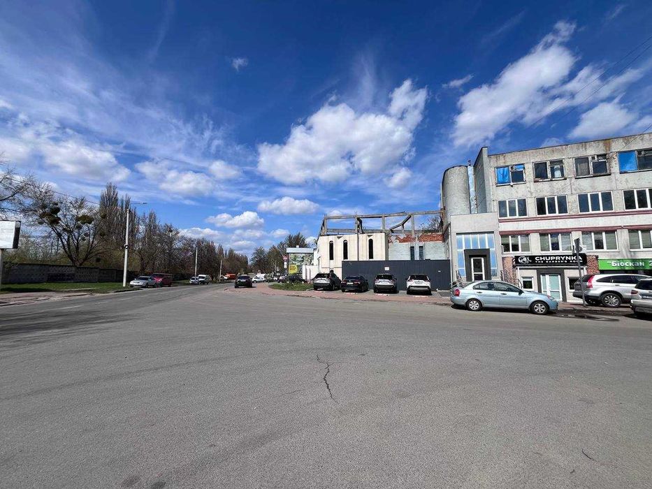 Продаж приміщення 1300м2 район Ріпкинської торгбази