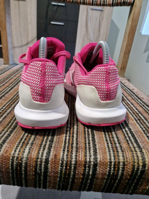 Sneakersy Adidas Cosmic r 38