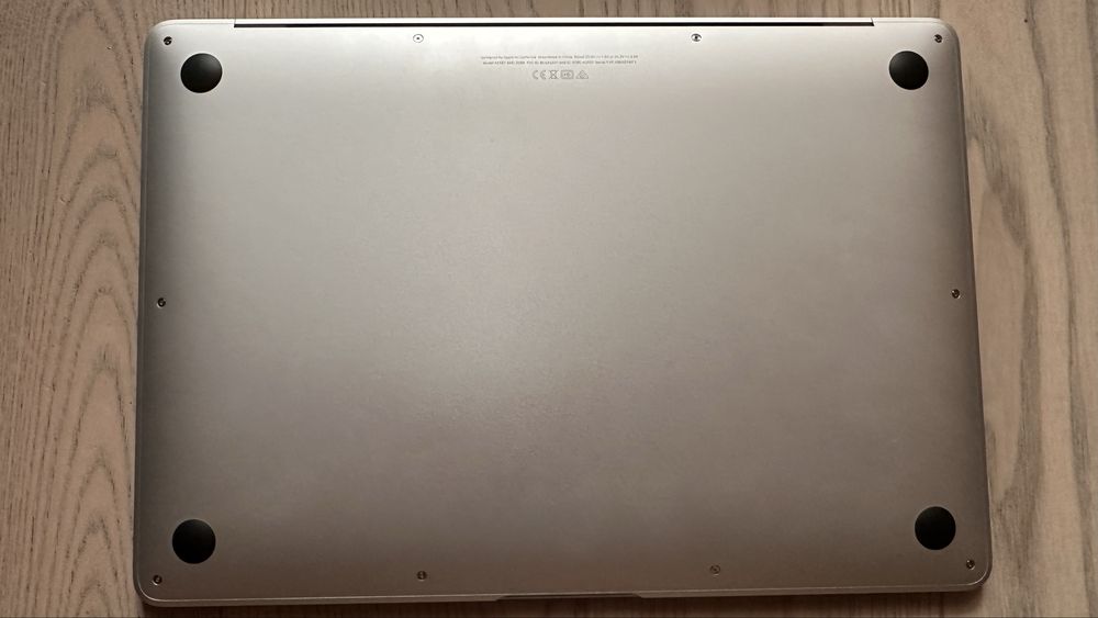 MacBook Air M1 в ідеальному стані