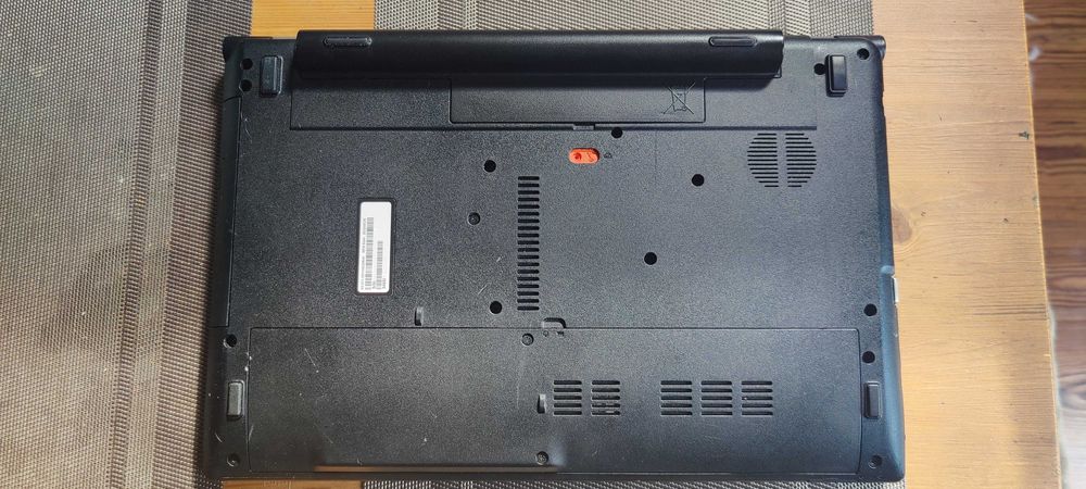 Acer V3-571 - 15,6 cala -Core i3 4x2,10 GHz -6GB Ram -256GB SSD -Win10