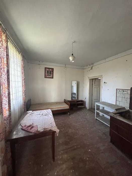 Продаж будинку в гірській місцевості з великою земельною ділянкою