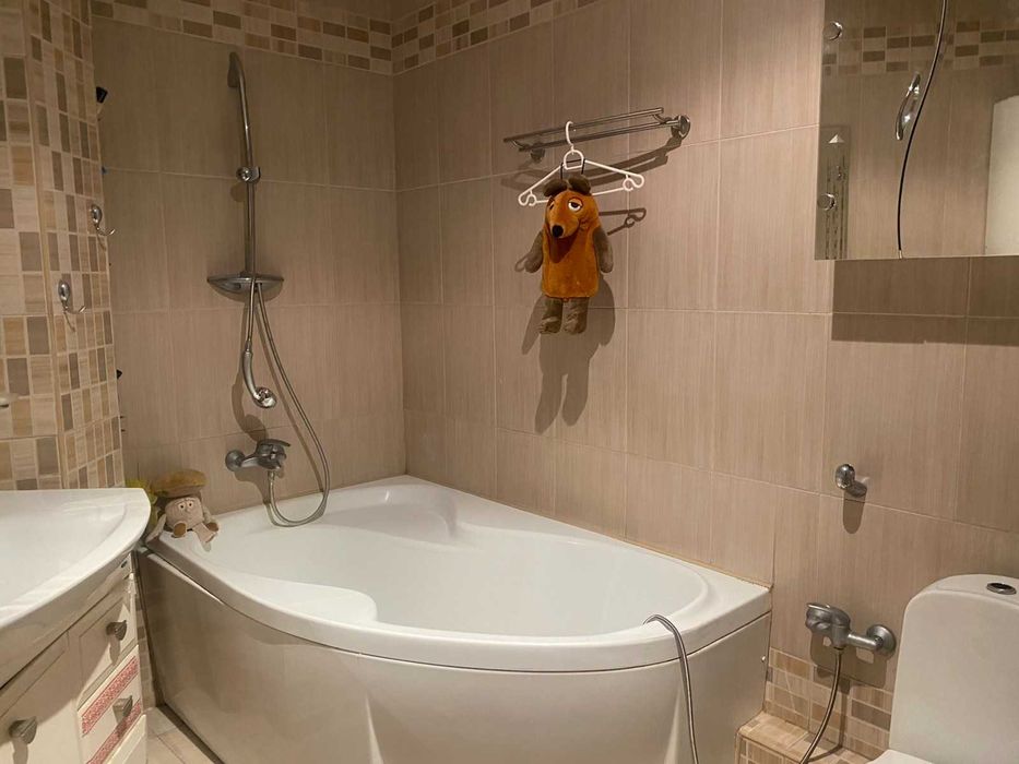 Продам 3к 107м пр- т Науки 62-А Бізнес Клас Ремонт Меблі Техника Цегла