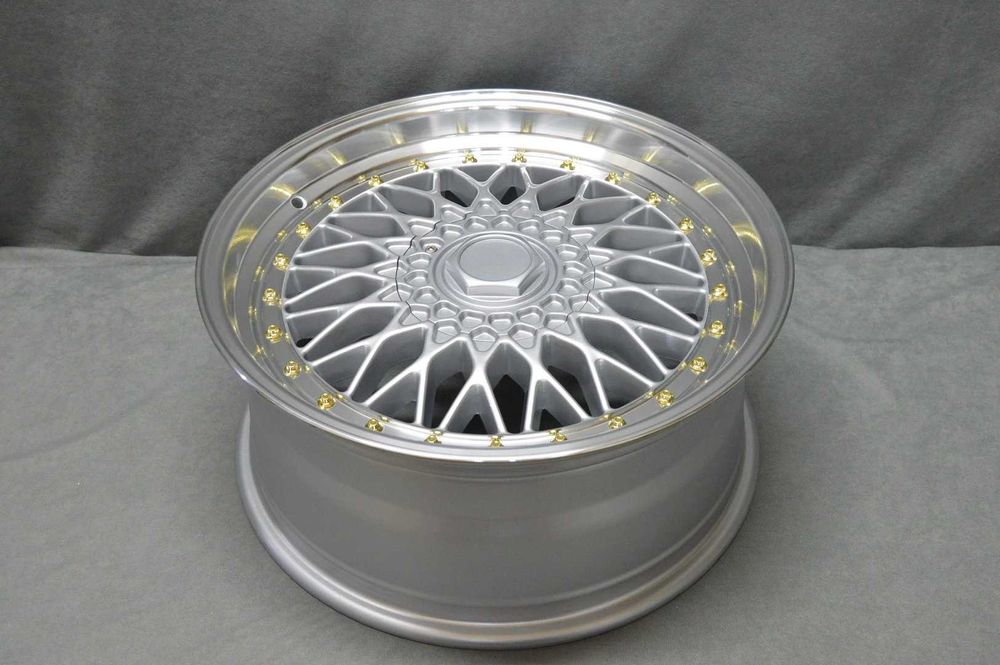 Felgi DARE RS 18" 8J ET42 4x100/5x100 SL Golden Rivets