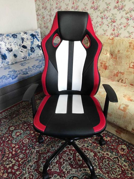 геймерское компьютерное кресло