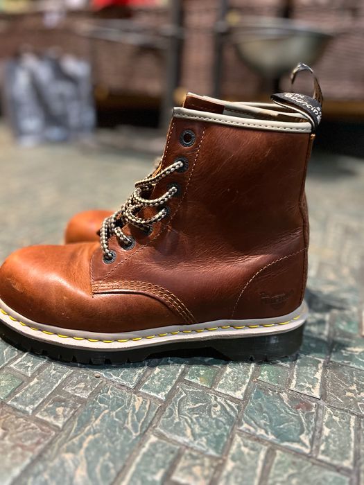 Dr. Martens з металевим носком