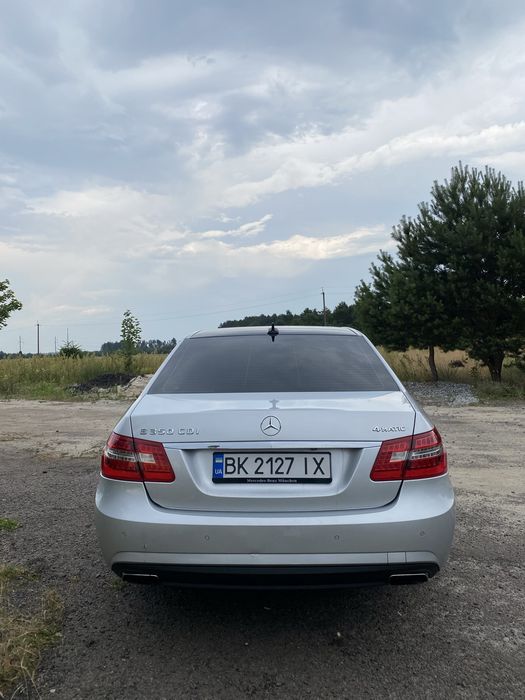 Mercedes-Benz E Class 2010 VIN WDD2120891A348540 фото оголошення 4 з 8