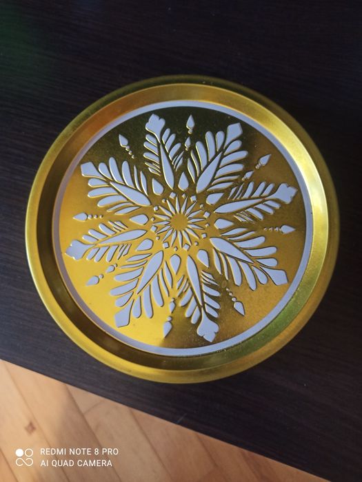 Жестяная коробка