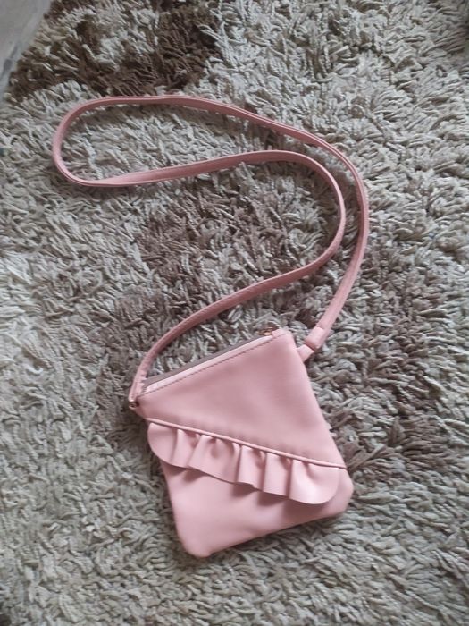 Torebka mała na długim pasku