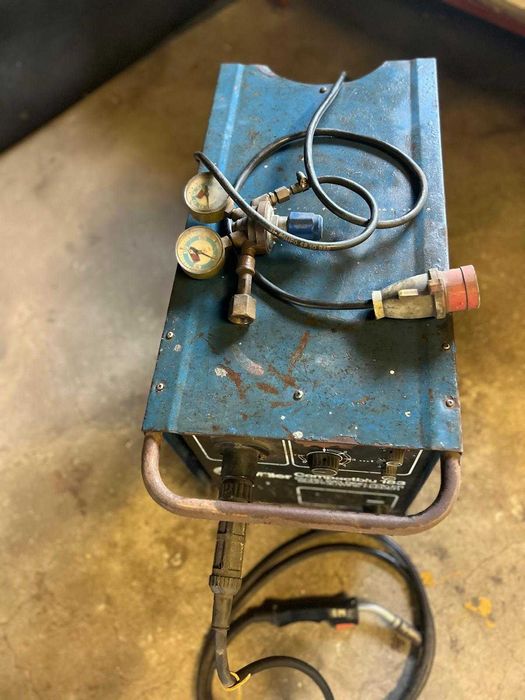 Máquina soldar MIG semi-automatica MILLER