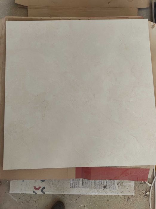 Płytki gresowe 80x80 gat. I, lappato, rektyfikowane, jasny beż, nowe