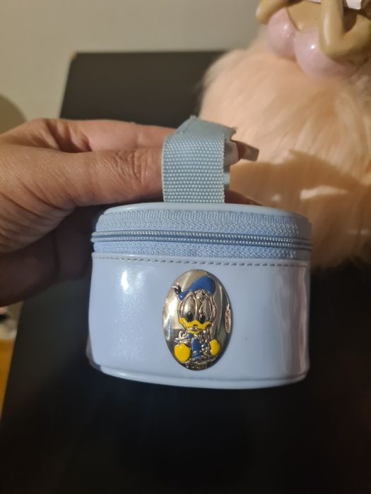 Porta chupeta forrado com emblema em prata434732498346977281