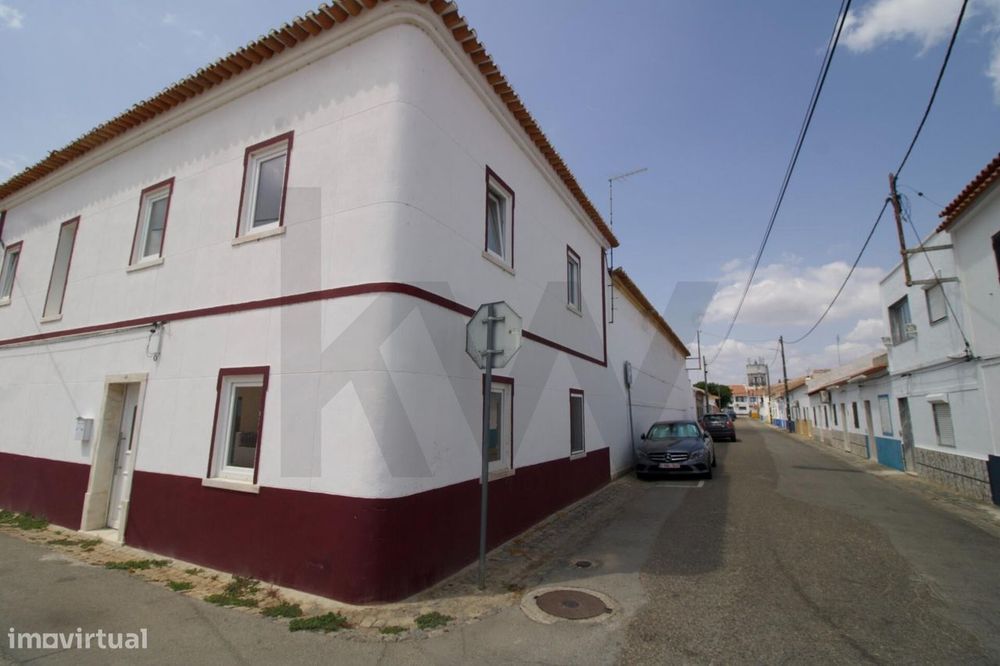 Moradia T5 + Antigo Lagar de Azeite em Casa Branca | Terreno de 1.043