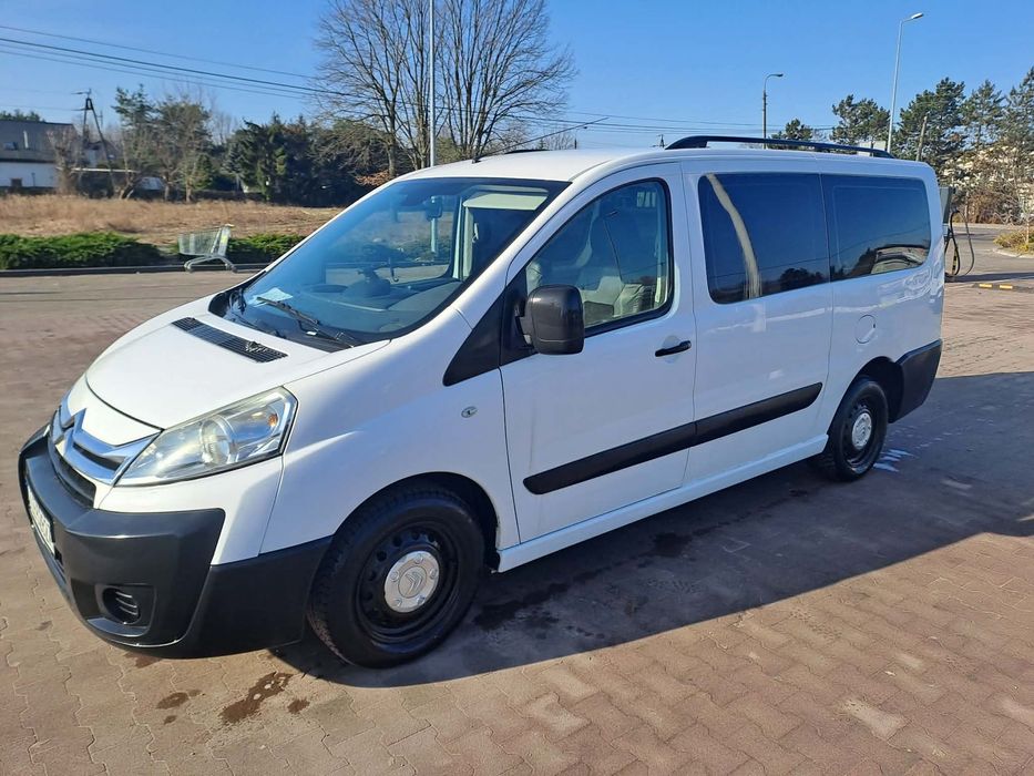 Citroën Jumpy  Citroen Jumpy Citroën 2.0 HDI, 2014 r. wersja 8-osobowa z hakiem.