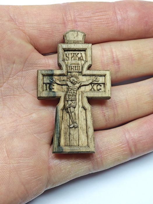 Хрест натільний, ручна робота.