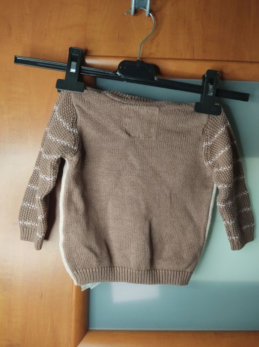 Sweterek niemowlęcy dla dziewczynki