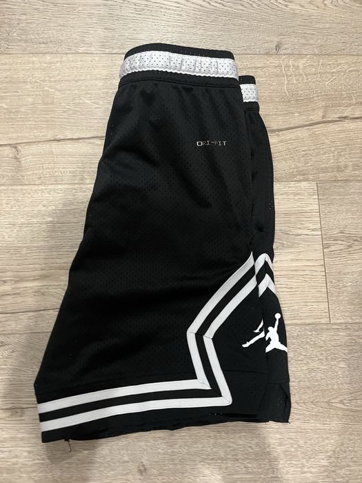 Шорти Jordan dri-fit розмір М оригінал якість чудлва стан ідеальний