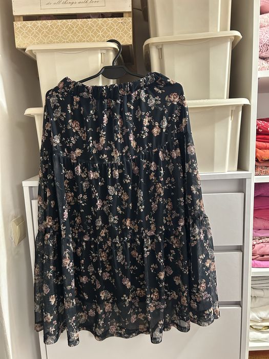 Kwiecista spódnica midi Mohito