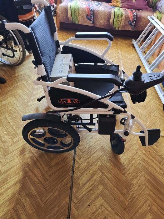Wózek inwalidzki elektryczny