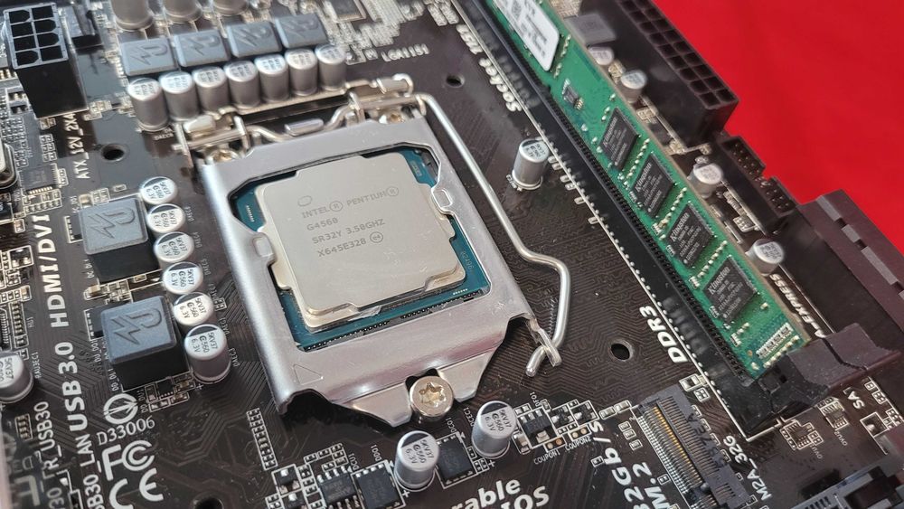 Комплект плата+проц+RAM Gigabyte GA-H170M-HD3 + Pentium G4560 + 8GB