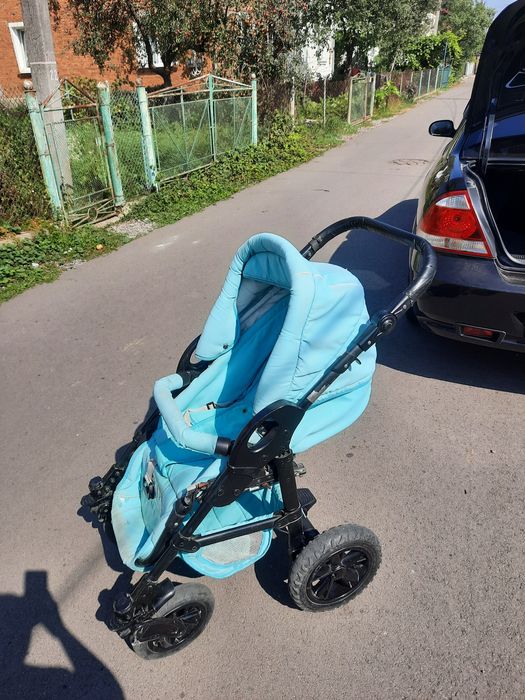 Дитячий   візок блакитного кольору 2в1