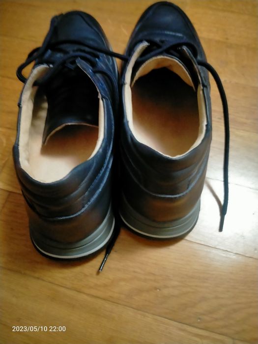 Продам ортопедичні кросівки