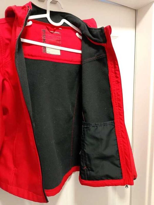 Czerwona kurtka softshell Northville z kapturem – Waterproof Outdoor Active Style – Rozmiar S