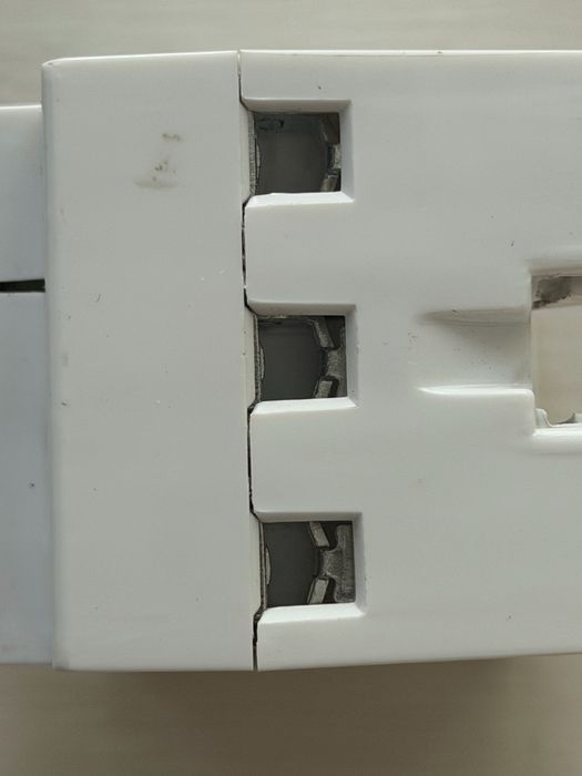 Реле напряжения Zubr D32. 32A