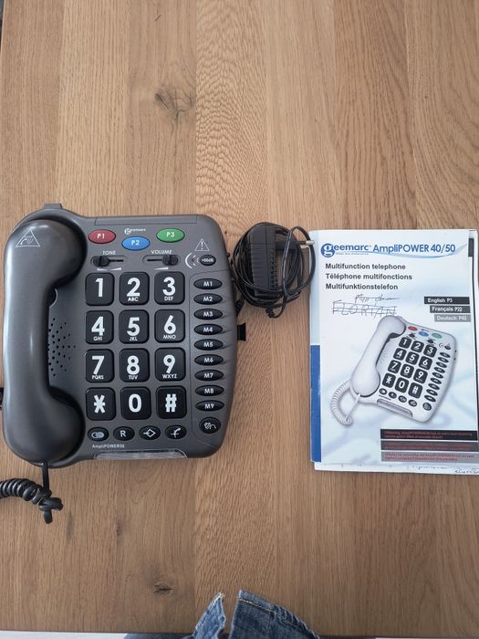 Telefon stacjonarny dla niedosłyszących .