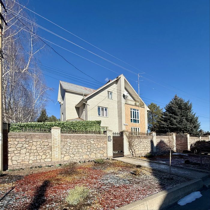 Будинок 490м.кв. п.Сонячне (перший)