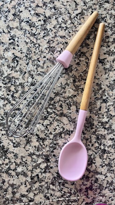 Batedeira manual e colher em silicone445336243258664960