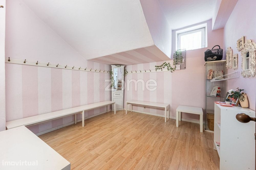 Espaço comercial para arrendamento — Rua de Diu, Braga