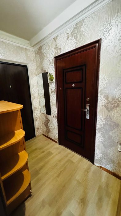Продам трикімнатну квартиру на Зарічному, вулиця Десантна.