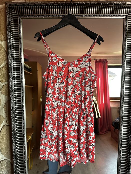Czerwony kombinezon w kwiaty South | 38 M | letni