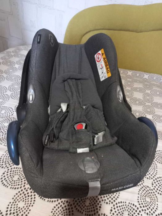 Продам дитяче автокрісло Maxi-Cosi