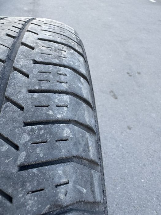 Michelin Agilis 51. 215/65/16c