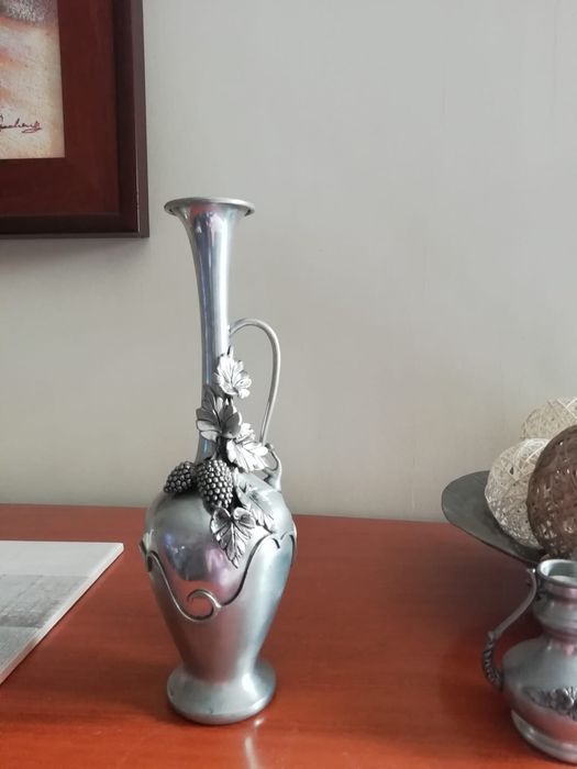 Peça decorativa em estanho