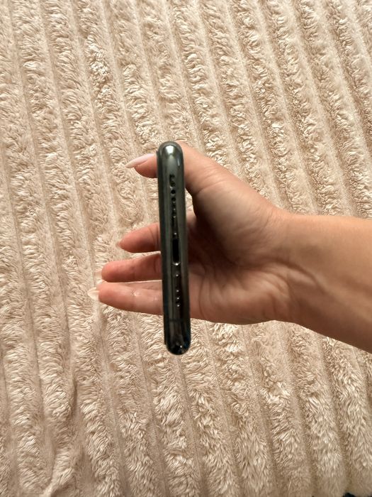 Продам IPhone 11 Pro